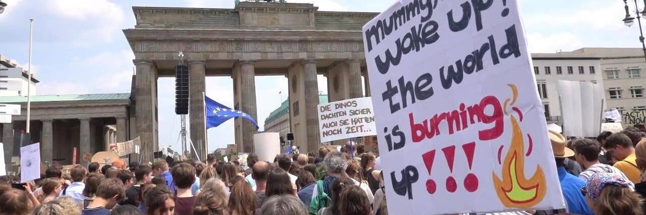 Fridays for Future Demo in Berlin Weltweite Demo zum Klimaschutz
