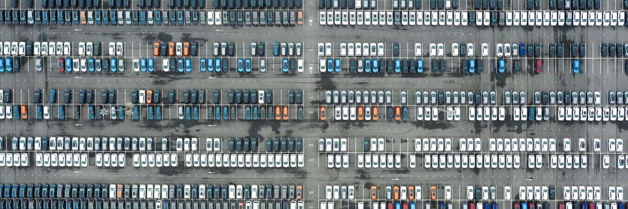PKW auf Halde Autos werden auf Halde produziert